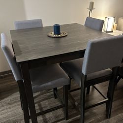 Counter Height Dining Room Set - Table and 4 Chairs 