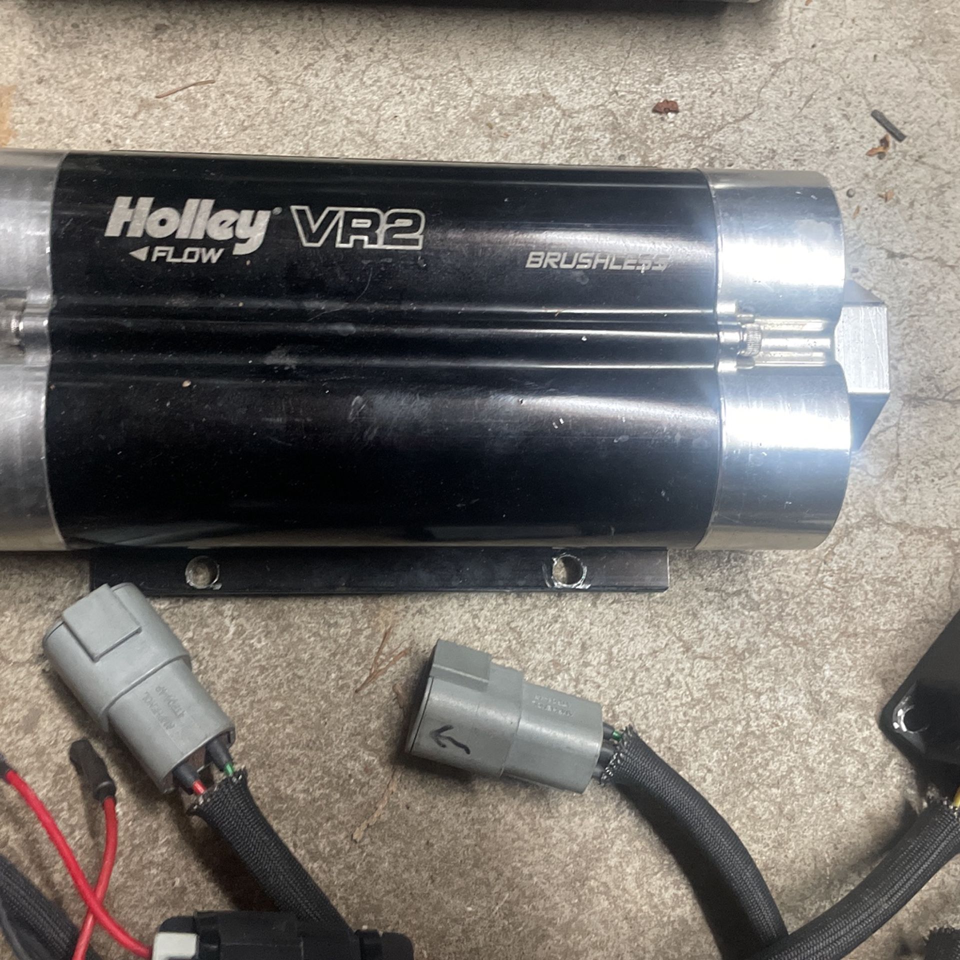 Holley VR2 Fuel pump/ 335 Gph , 130 Psi Billet electric fuel filter