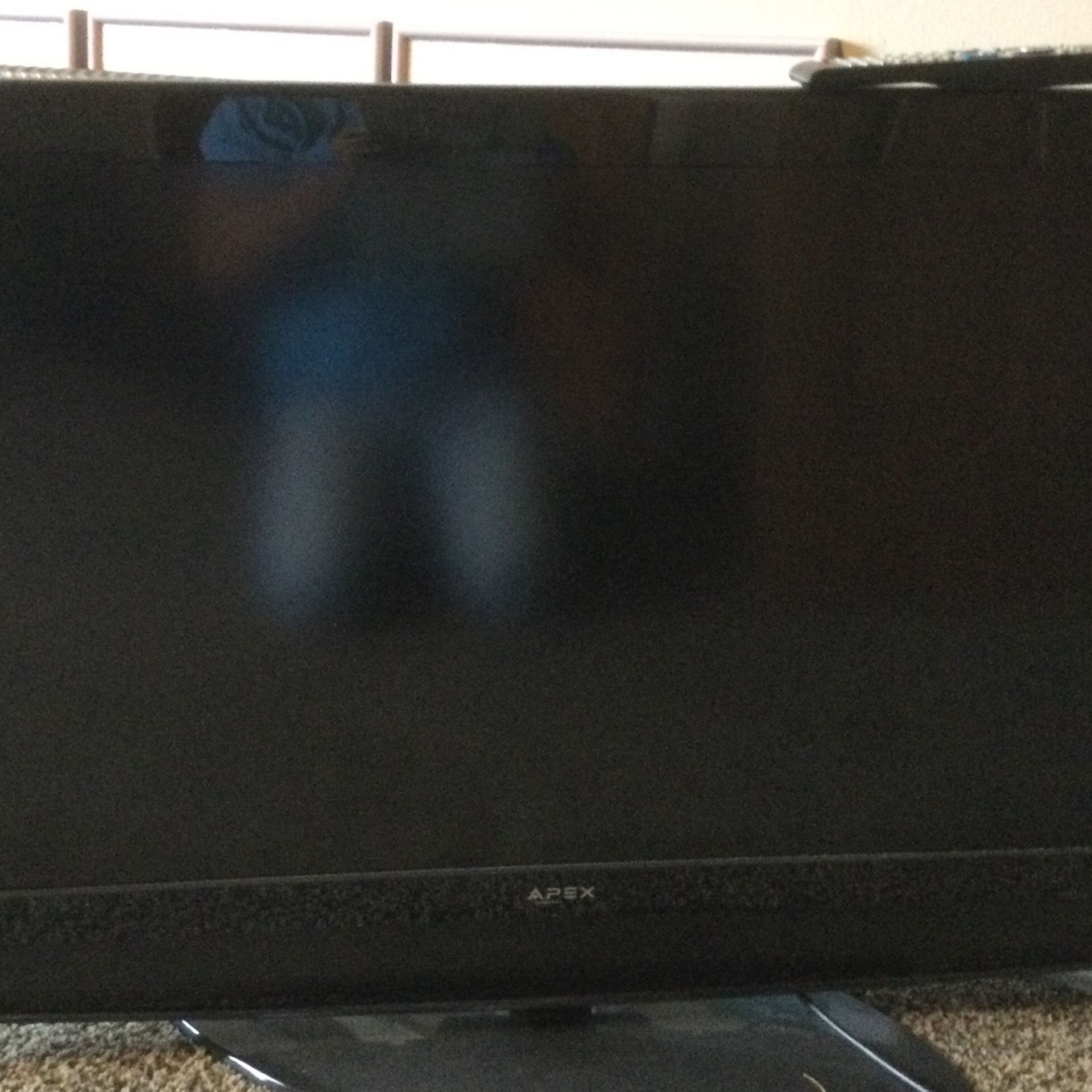 40” Flat Screen tv