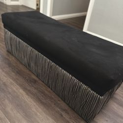 Storage bench/Ottoman