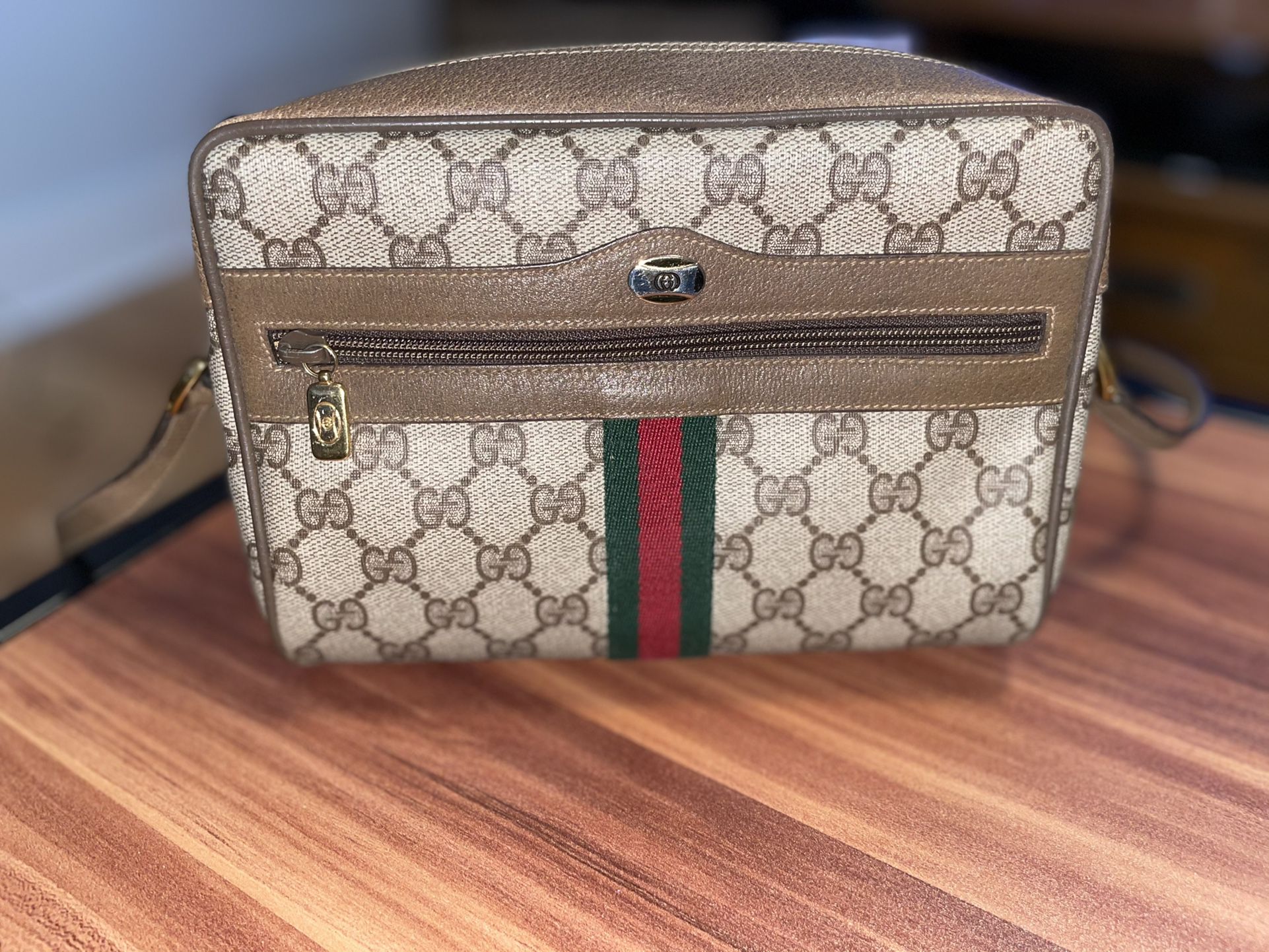Vintage Gucci Sherry Line Web Crossbody Bag for Sale in Chicago, IL -  OfferUp
