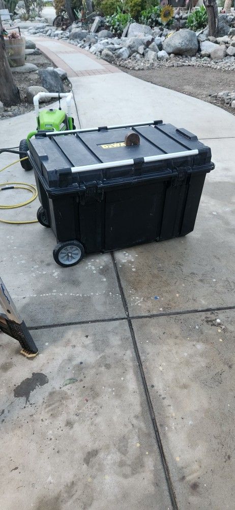 dewalt storage tool box 38in