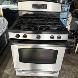 GE GAS STOVE STAINLESS STEEL 5 BURNERS LIKE NEW ESTUFA DE GAS MUY BUENA 