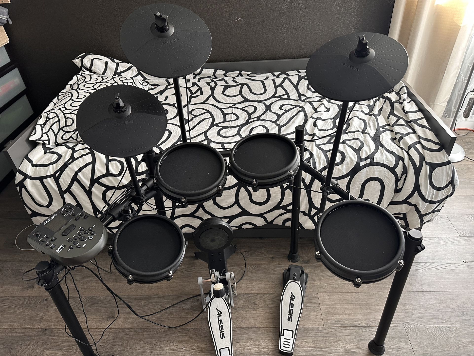 Alesis Nitro Mesh Kit - Electronic Drum Set