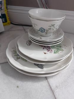 Plates set