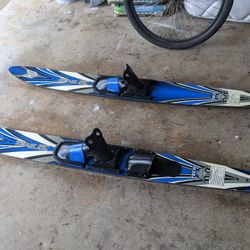 Skis Excellent Condition Both For $25