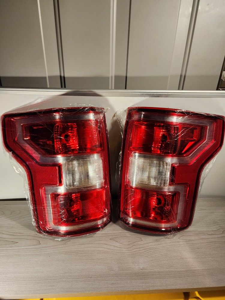 Ford F150 New 2Pcs Rear Taillights Brake Lamps w/ Bulbs 2018 to 2020