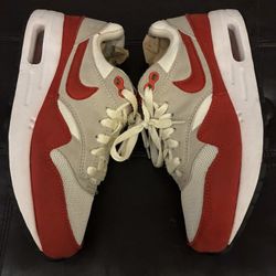 NIKE AIR MAX 1 ANNIVERSARY RED https://offerup.com/redirect/?o=My0yNi5yZWFk Description