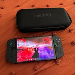 Lenovo Legion Go AMD Ryzen Z1 Extreme 16GB RAM 1TB w/ Case & Charger