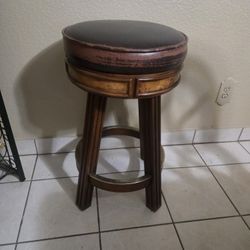 Swivel Bar Stools (2) 