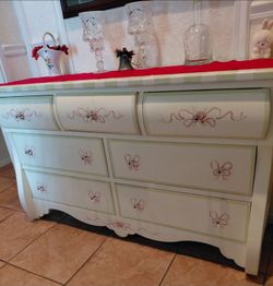 Dresser, Bedroom dresser.