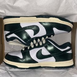 nike dunk low green vintage