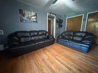 Black (leather) Sofa & Loveseat Set