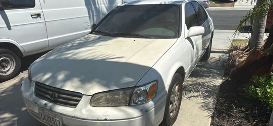 2000 Toyota Camry