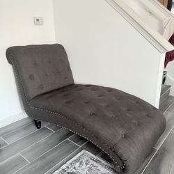Button  Chaise Lounge 