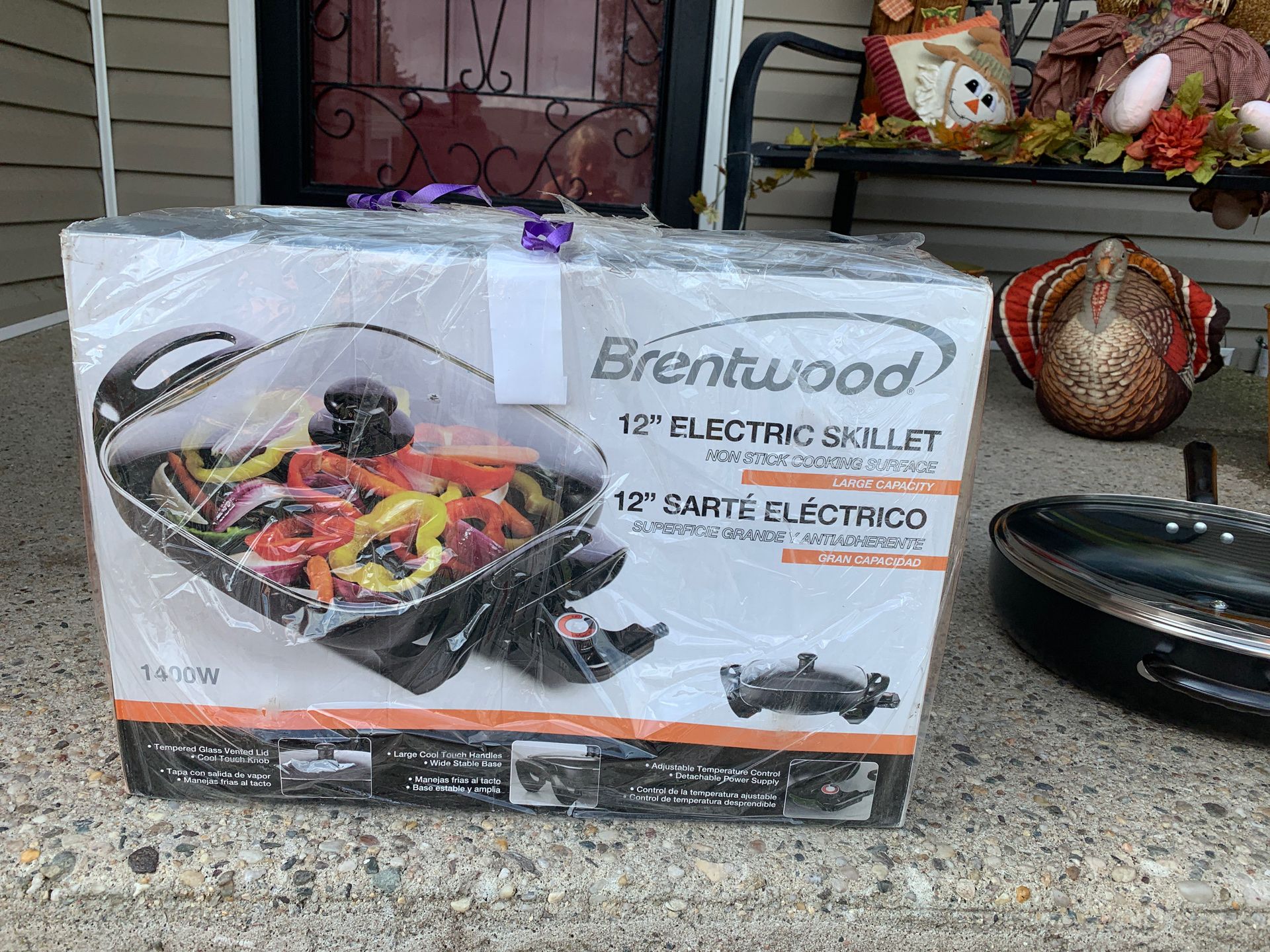 Brand new electric frying pan