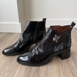  Hispanitas Women’s Patent Leather Black Bee Ankle Boots – Size 37.5 – New