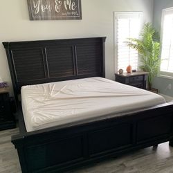 🎁Cal King ProAdjust Tempur-Pedic Mattress And Electric Adjustable Base With Remote Control And Black Bed Frame And Headboard