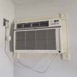 LG 18,000 BTU Air Conditioner