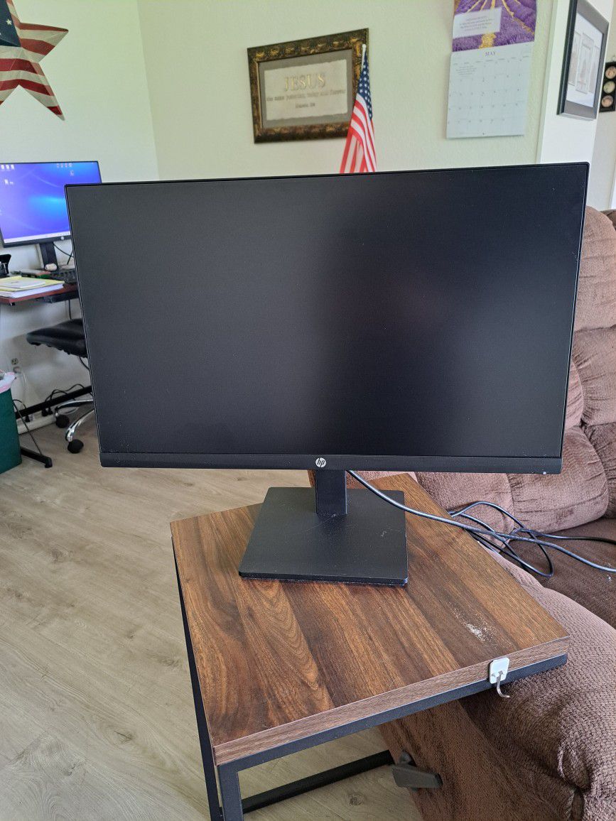 HP Monitor with all its Cables