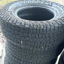 Tires M+S 265/70R16 