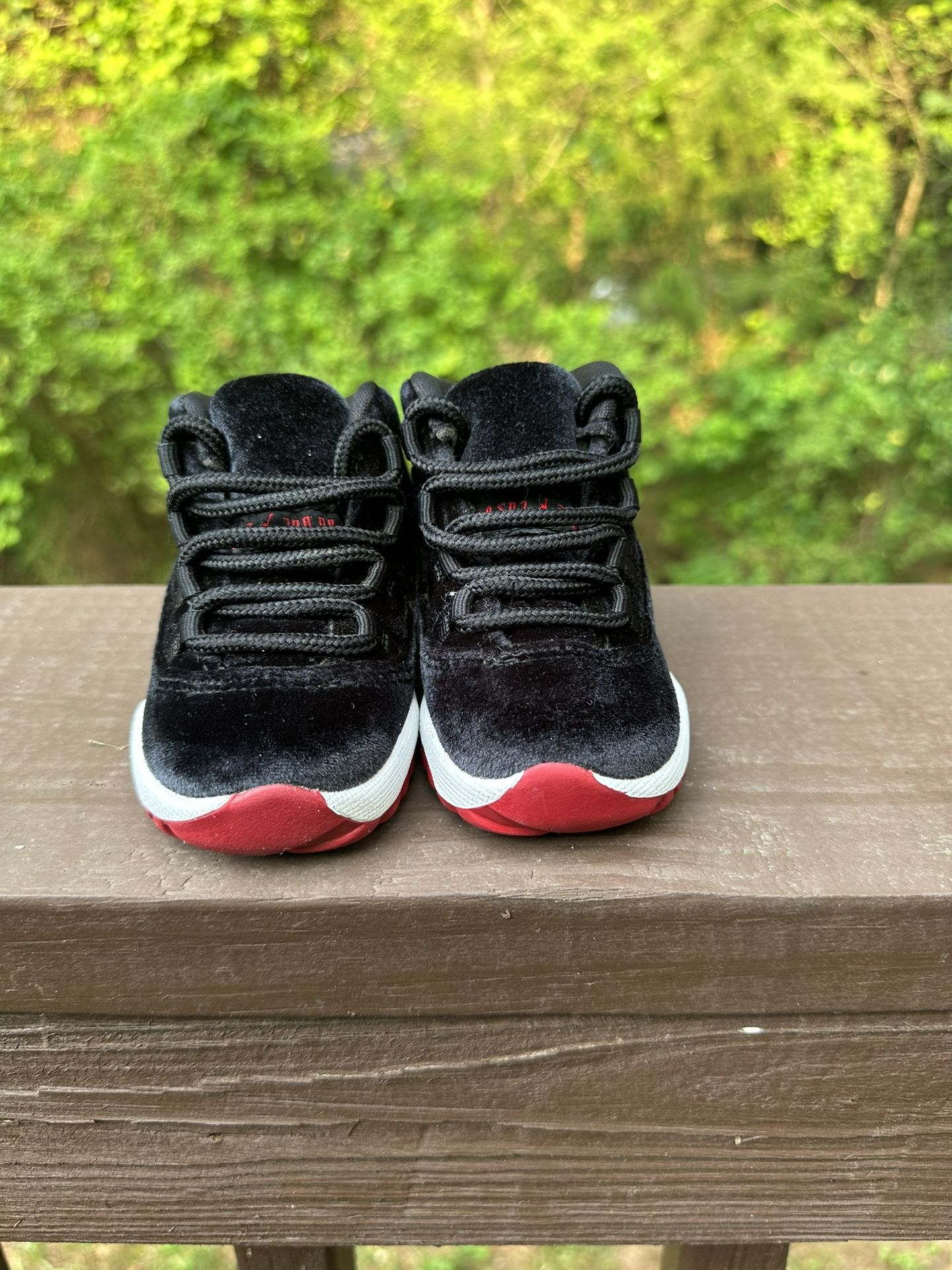 Air Jordan 11 Retro ‘Bred Velvet