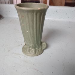 VINTAGE 20s-30s  McCOY POTTERY MATTE  GREEN No. 15 VASE ART DECO RIBBED 6”