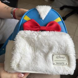 Donald Duck Lounge Fly