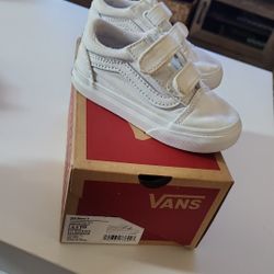 White Toddler Van's