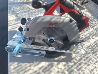 6 1/2 skilsaw Milwaukee M18  ( Tool-Only)