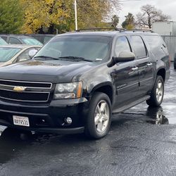 2010 Chevy Suburban Lt
