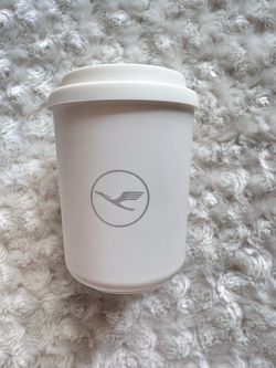 Lufthansa Airlines Logo Plastic Coffee To-Go Mug Cup Tumbler with Silicone Lid