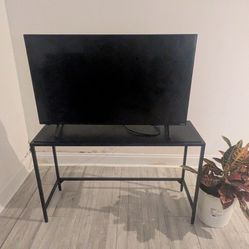 Vizio Smart TV 40-inch - Excellent Condition 