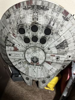 Millenium Falcon Display