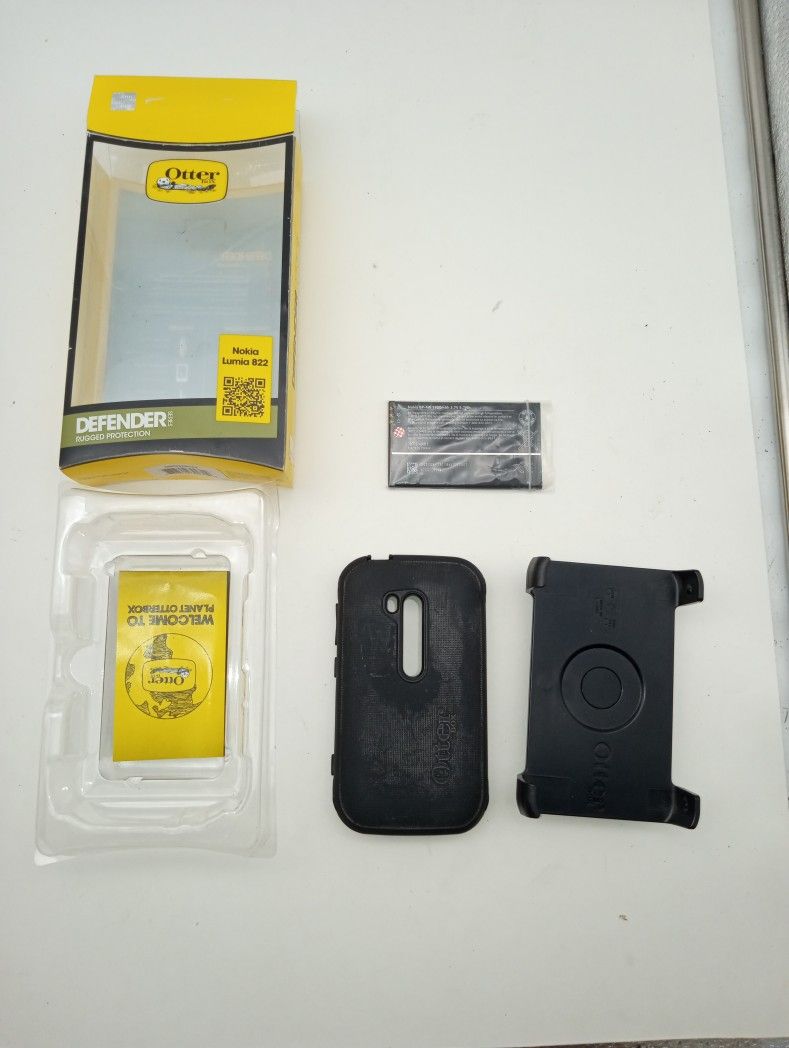 Nokia Lumina 822. Case And Battery 