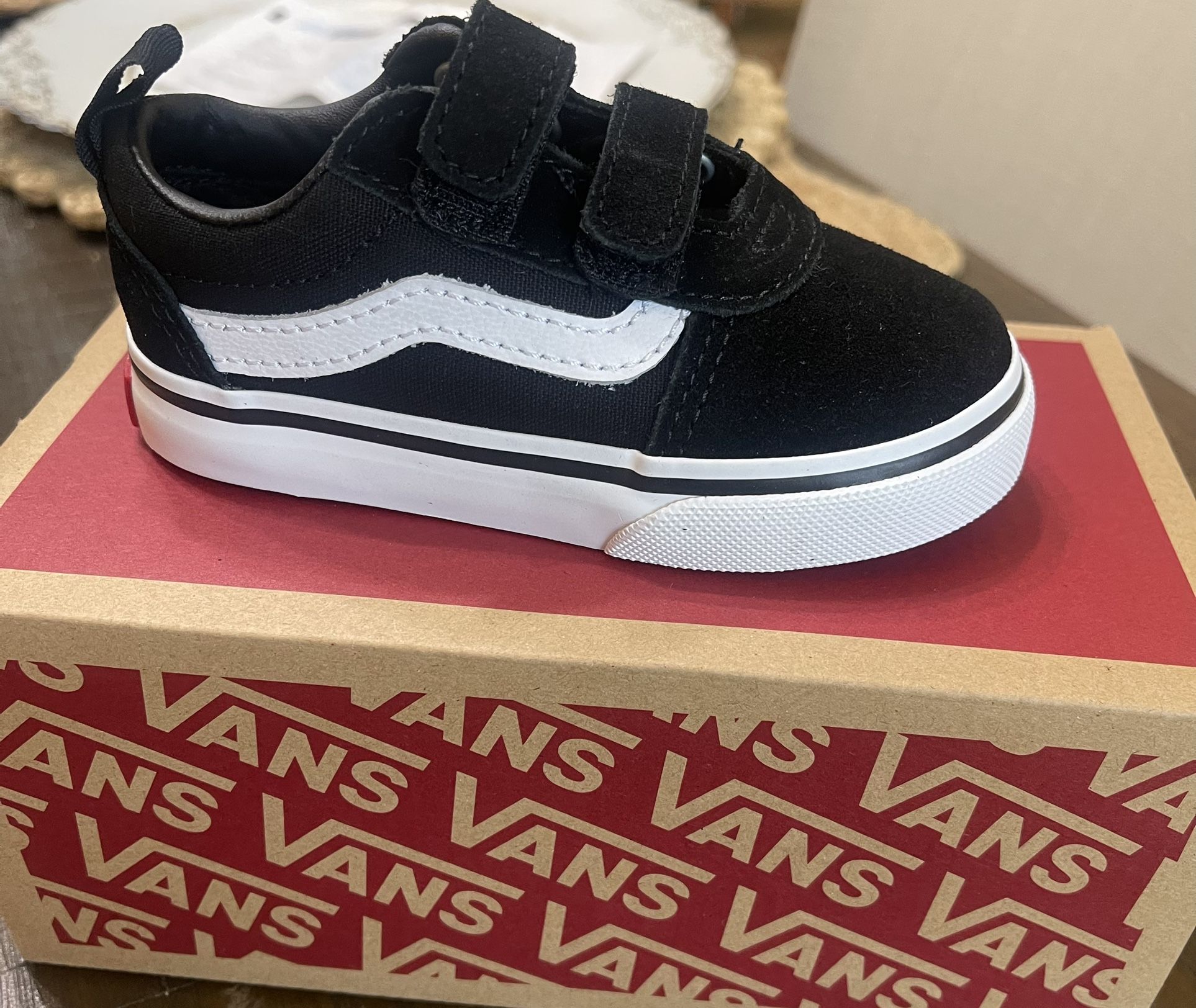 Vans Size 6 T New