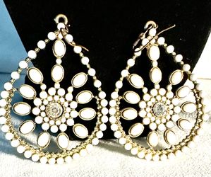 New - White Bead With Rhinestone Chandelier Drop Earrings 