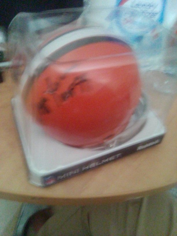 Ozzie Newsome Hall Of Fame 99 Autographed Mini Helmet