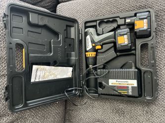 Impact drill and driver tool with 2 batteries