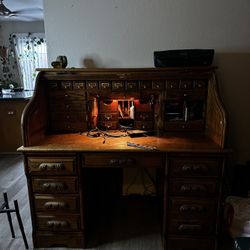 🪵 Vintage Quarter-Sawn Oak Roll-Top Desk – Hidden Storage 