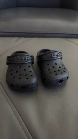 Toddler size 4 black crocs