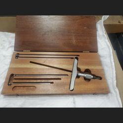 LS STARRETT NO.445 DEPTH MICROMETER 0-6'' 4" BASE RATCHET SET. READ DESCRIPTION