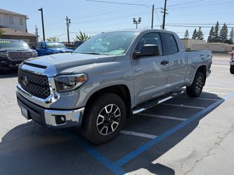 2019 Toyota Tundra SR5 TRD OFF ROAD 10k MILES 4x4, 1 OWNER
