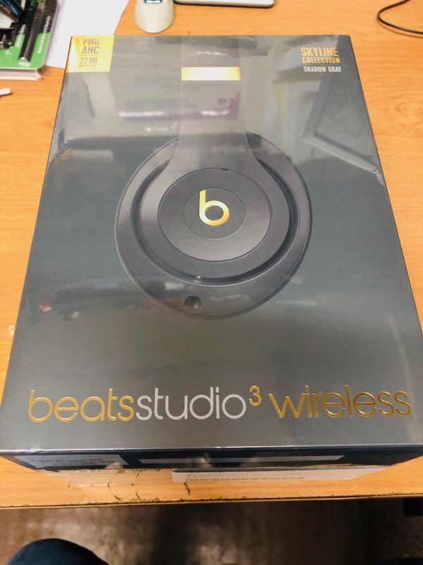 Brand new never used beats3 wireless still n plastic 250 obo