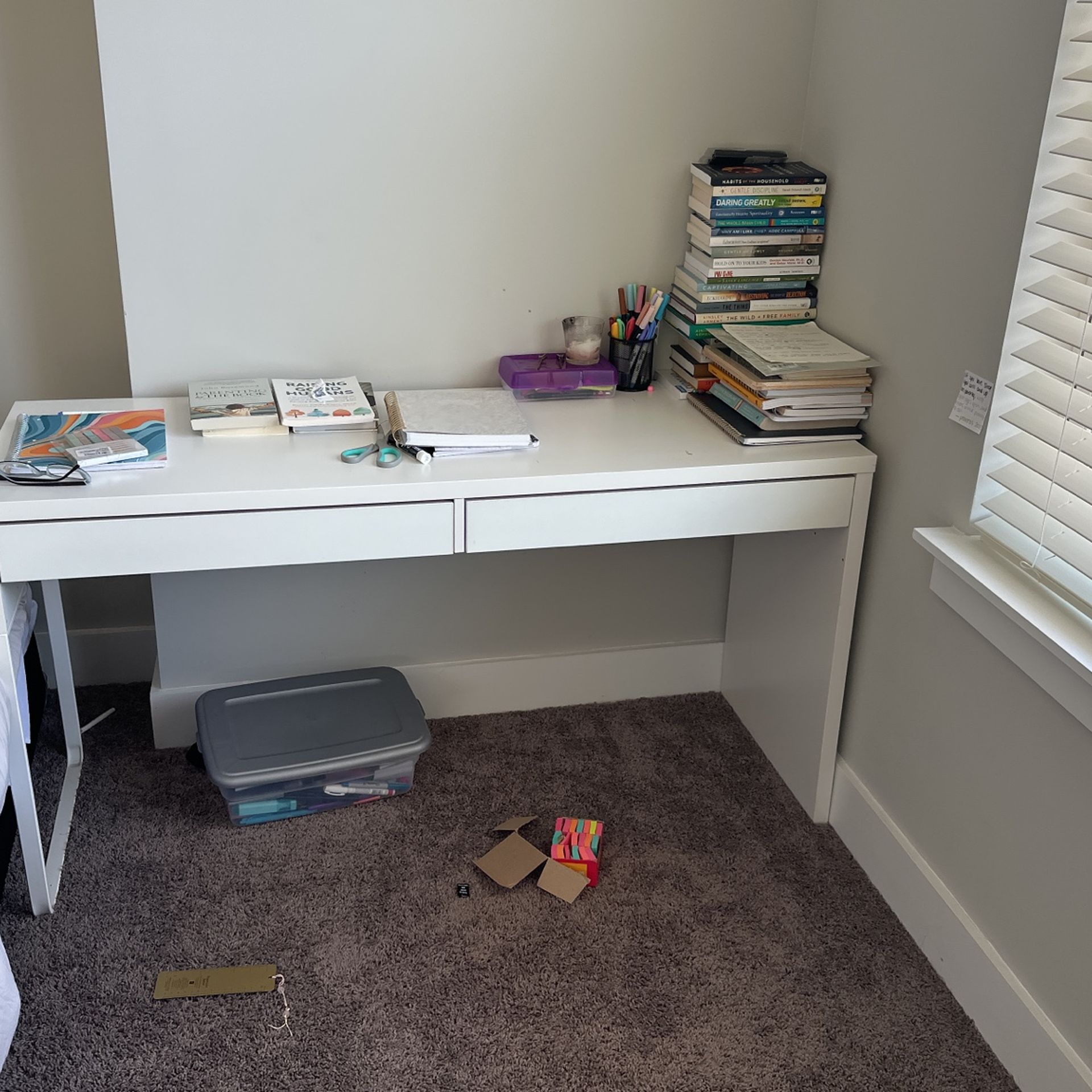 IKEA MICKE Desk 