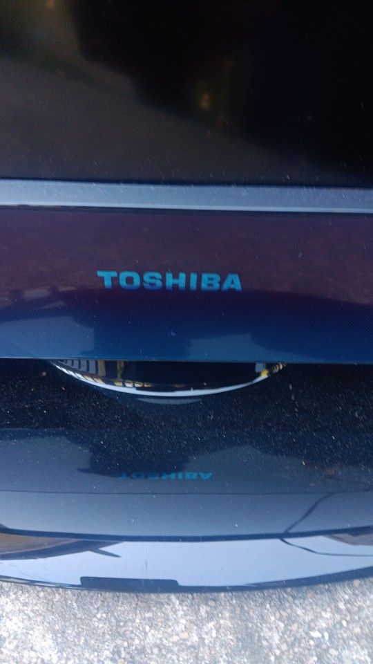 Television Toshiba 32 Pulgadas Trae Su Control