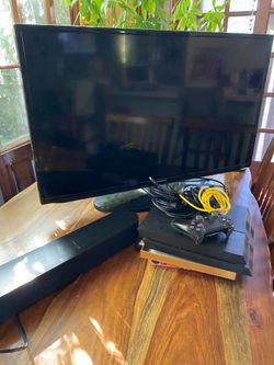 PS4 +TV & soundbar