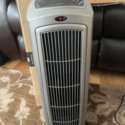 Lasko 22" 1500W Oscillating Ceramic Electric Tower Space Heater with Remote, Gray, 5538, New