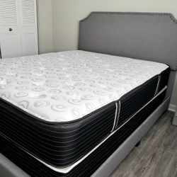 NEW QUEEN PLUSH MATTRESS AND BOX SPRING 