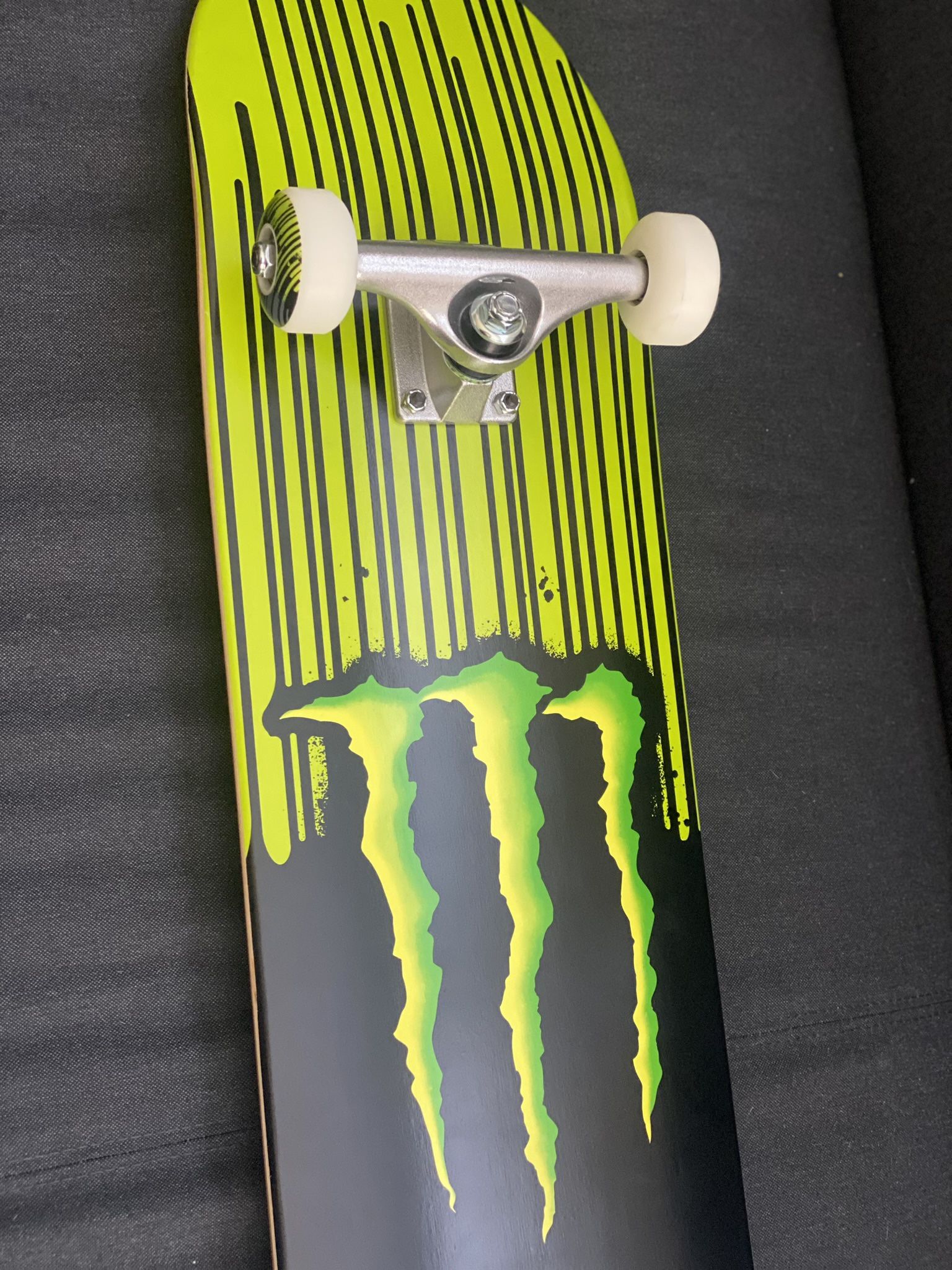 MONSTER SKATE BOARD